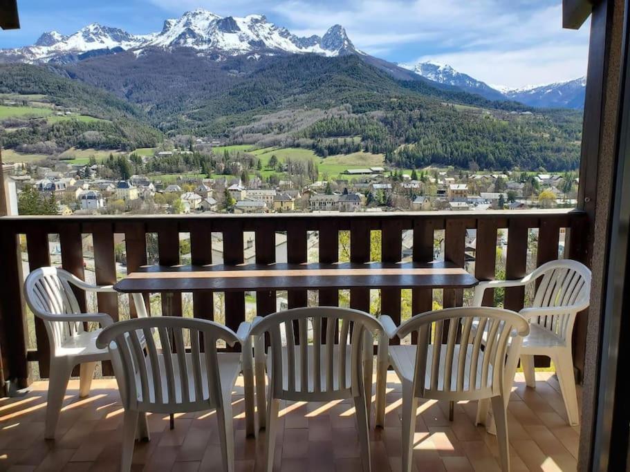 Appartement Chaleureux. Barcelonnette Esterno foto